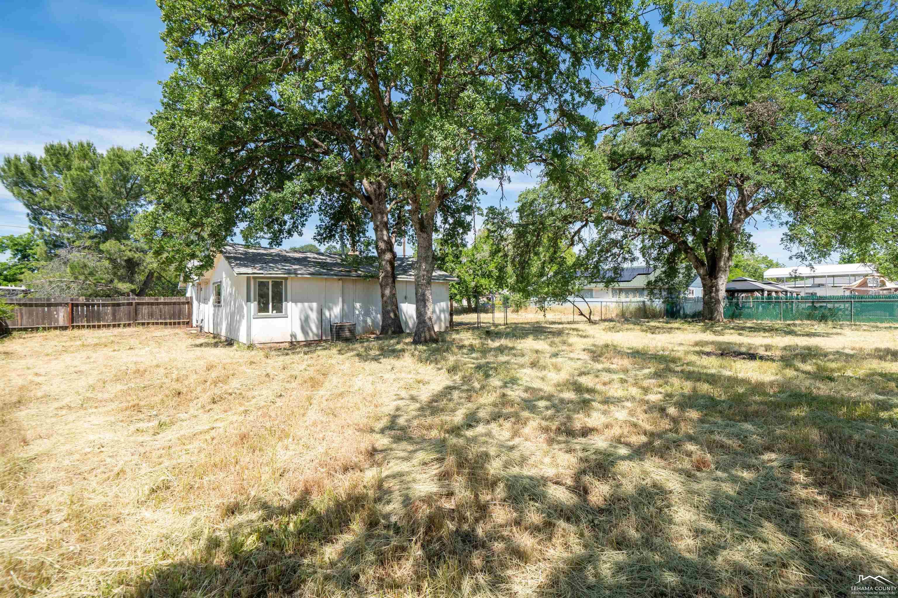 2631 Irwin Road Redding, CA 96002 - Photo 17 of 22