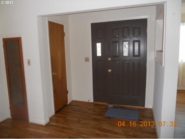 7105 Vaughn Road Tillamook, OR 97141 - Photo 3 of 16 Entrance/Foyer