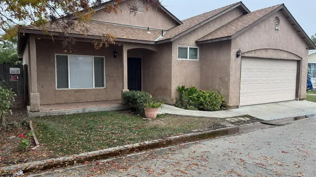 $275,000 | 1210 Village Drive, Corcoran, CA 93212