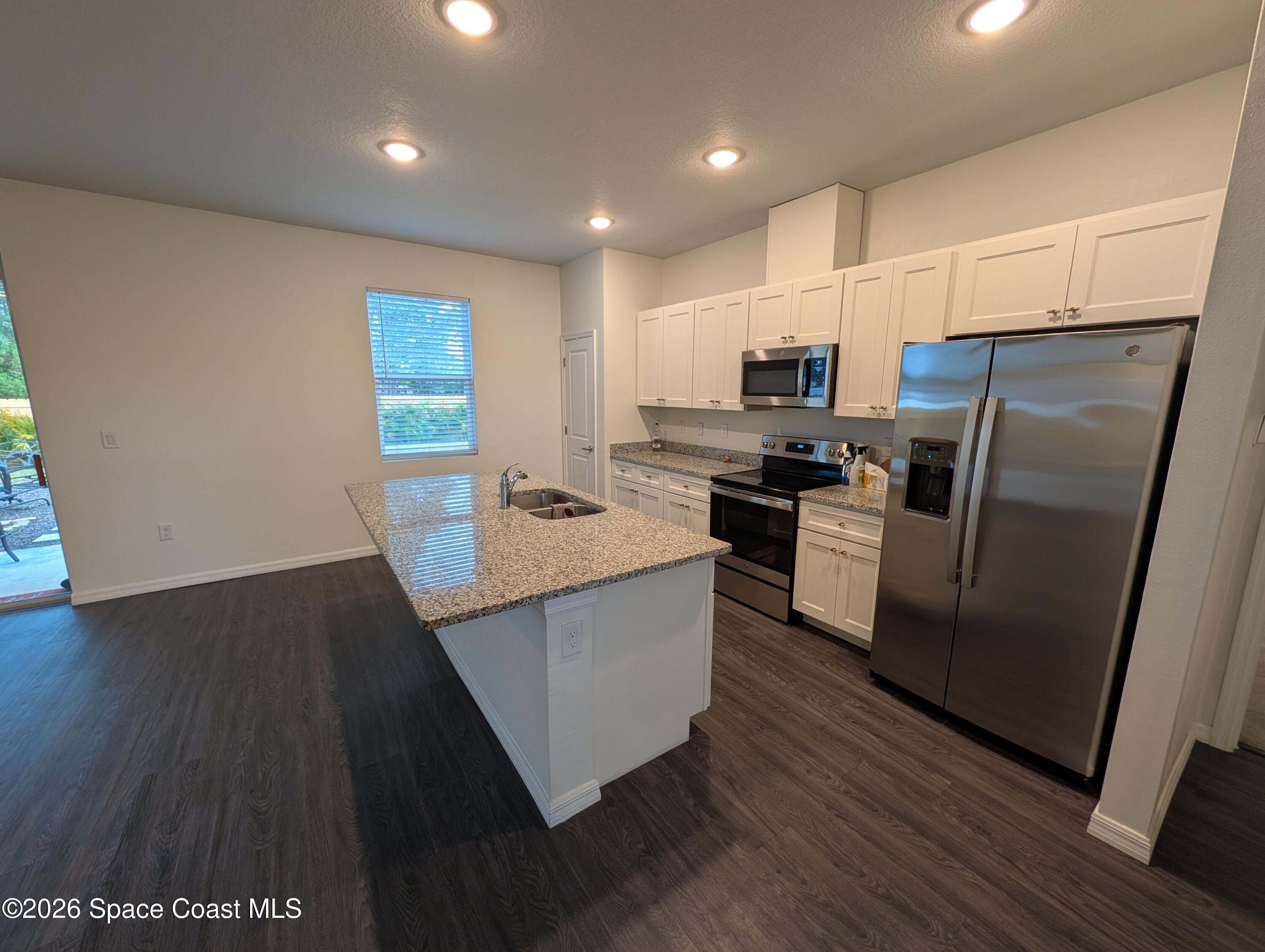 209 Wendover Road Southwest Palm Bay, FL 32908 - Photo 5 of 22 Kitchen