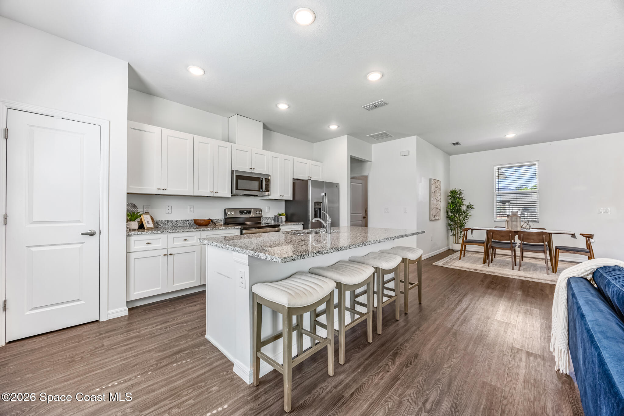 209 Wendover Road Southwest Palm Bay, FL 32908 - Photo 9 of 32 Kitchen