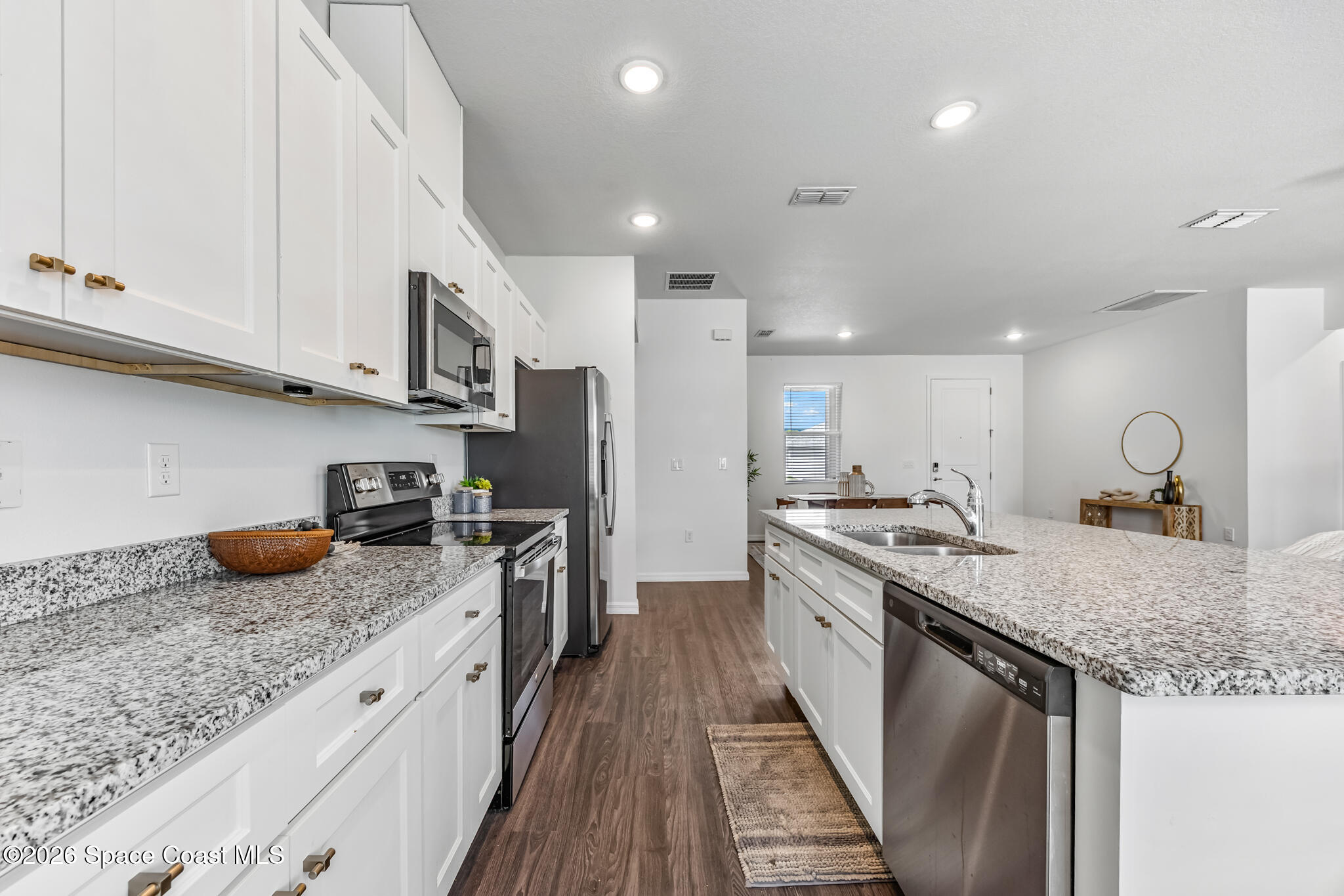 209 Wendover Road Southwest Palm Bay, FL 32908 - Photo 10 of 32 Kitchen