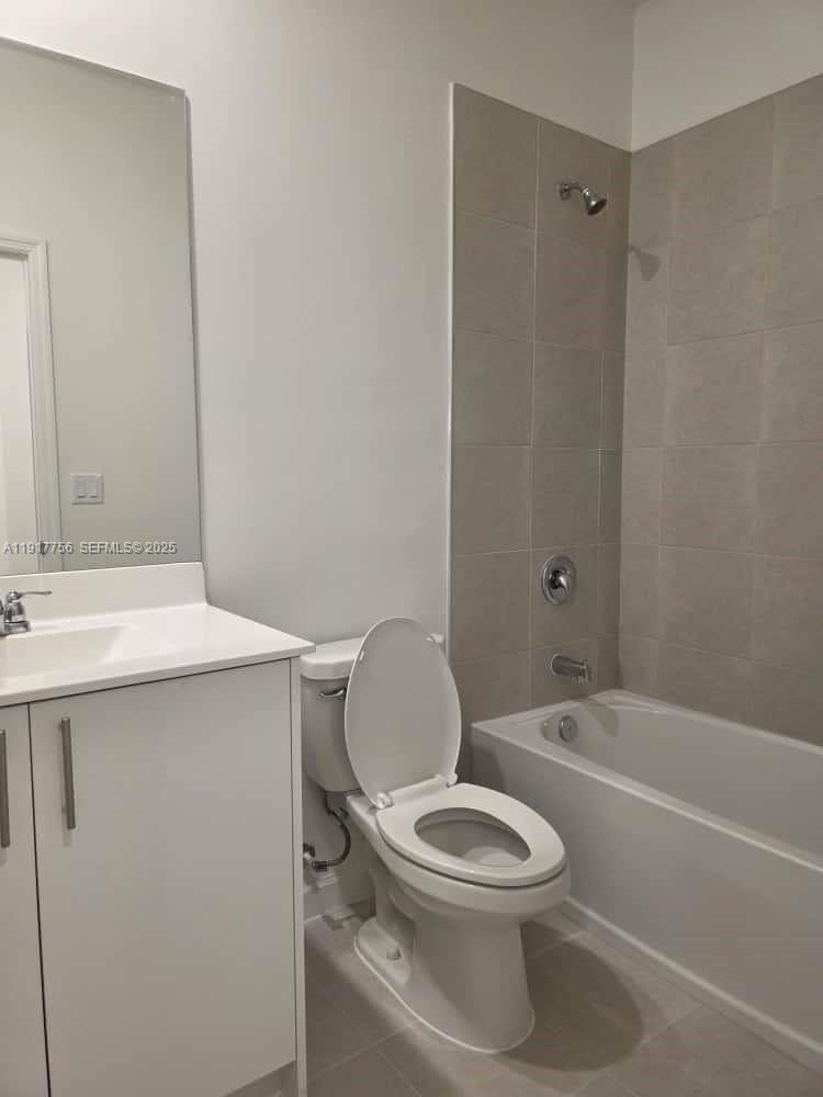 17875 Southwest 359 Terrace Homestead, FL 33034 - Photo 12 of 20 a bathroom with a toilet a sink and a bathtub