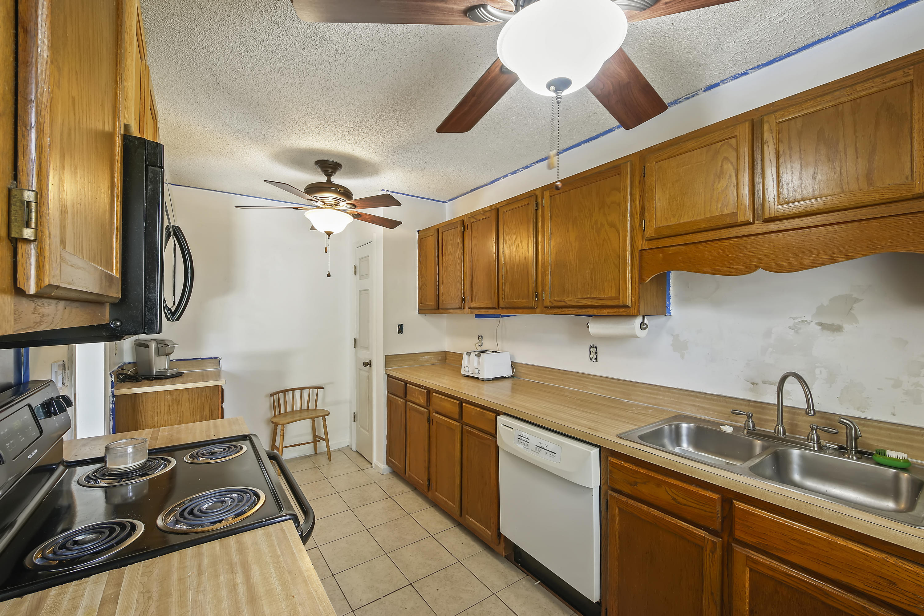 153 Commons Way Goose Creek, SC 29445 - Photo 3 of 18 _01A9350