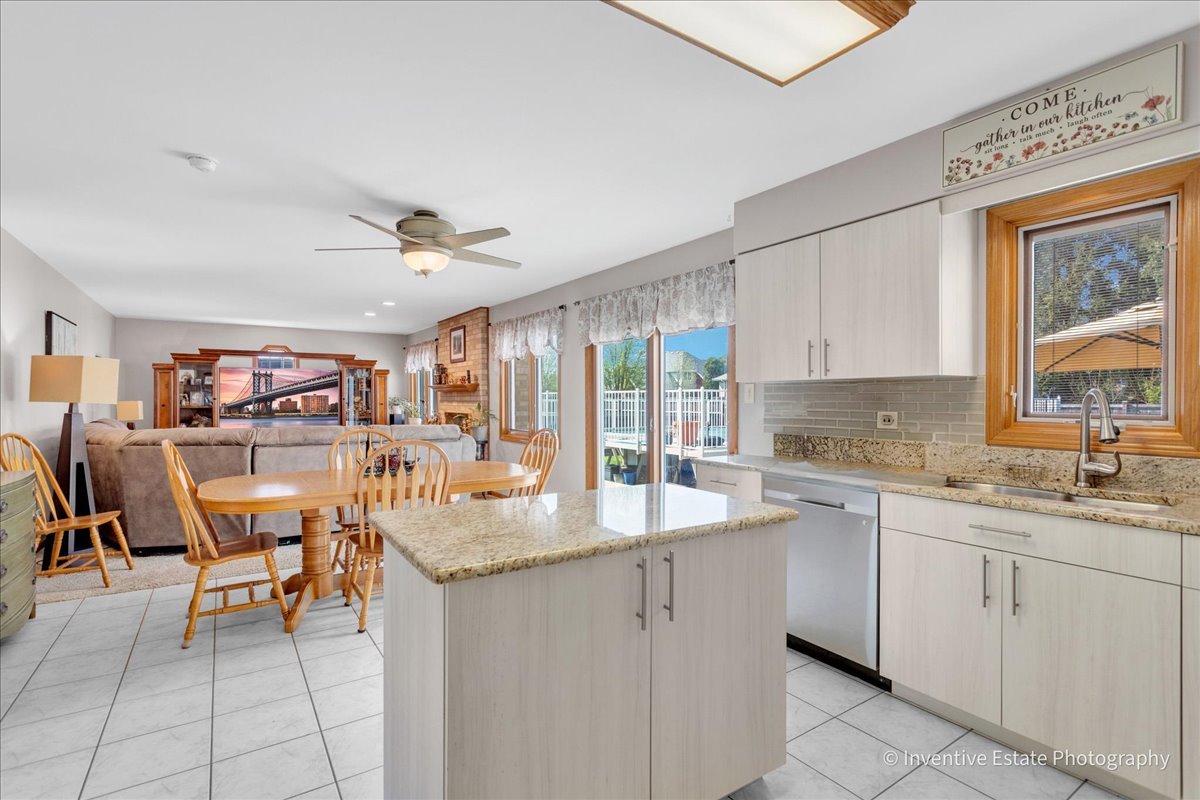 453 Lexington Road New Lenox, IL 60451 - Photo 12 of 32