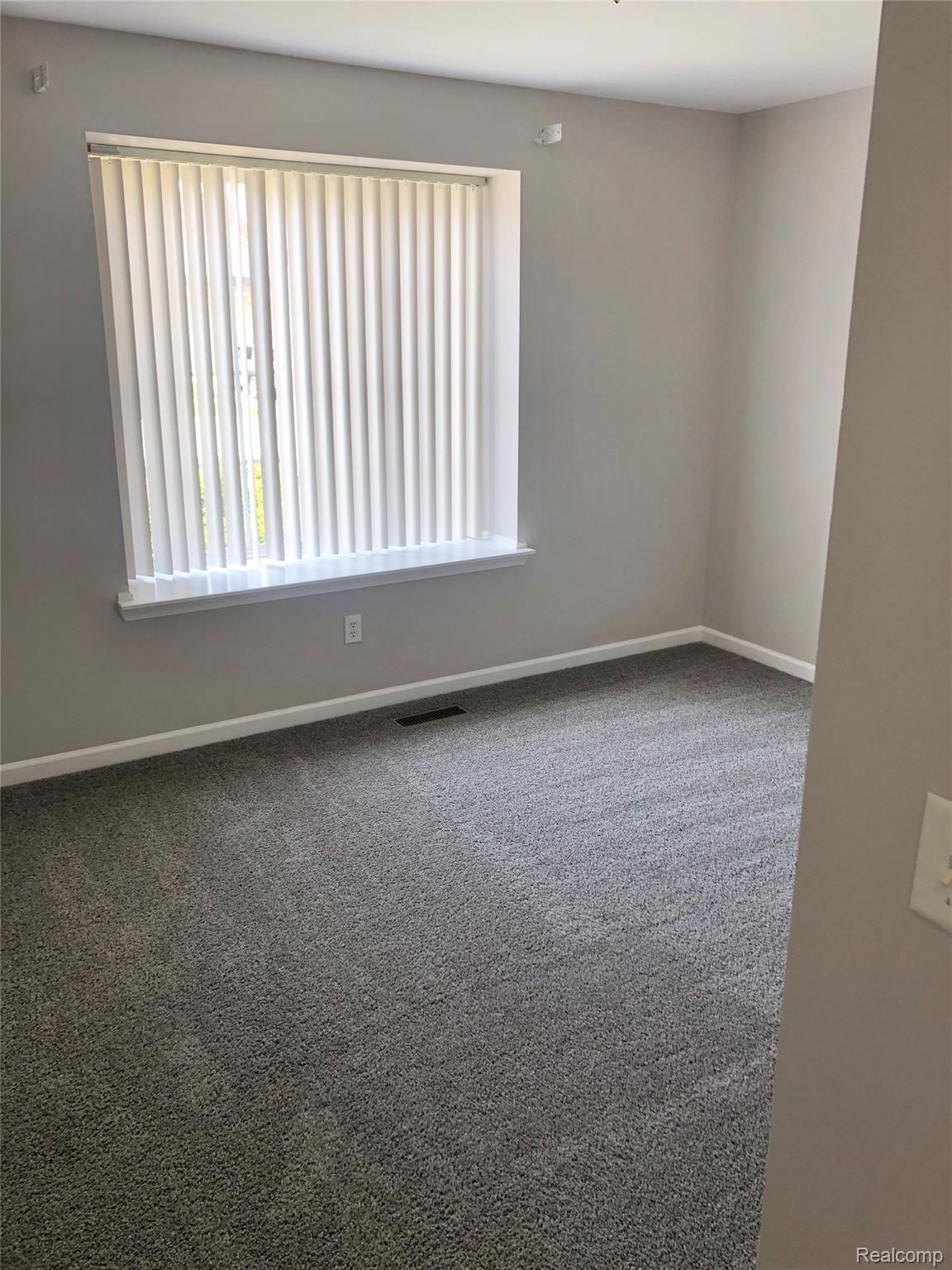 341 Cherry Lane Inkster, MI 48141 - Photo 12 of 21 D2FA9B9B-1899-4163-8212-39842C73F4BF.jpeg