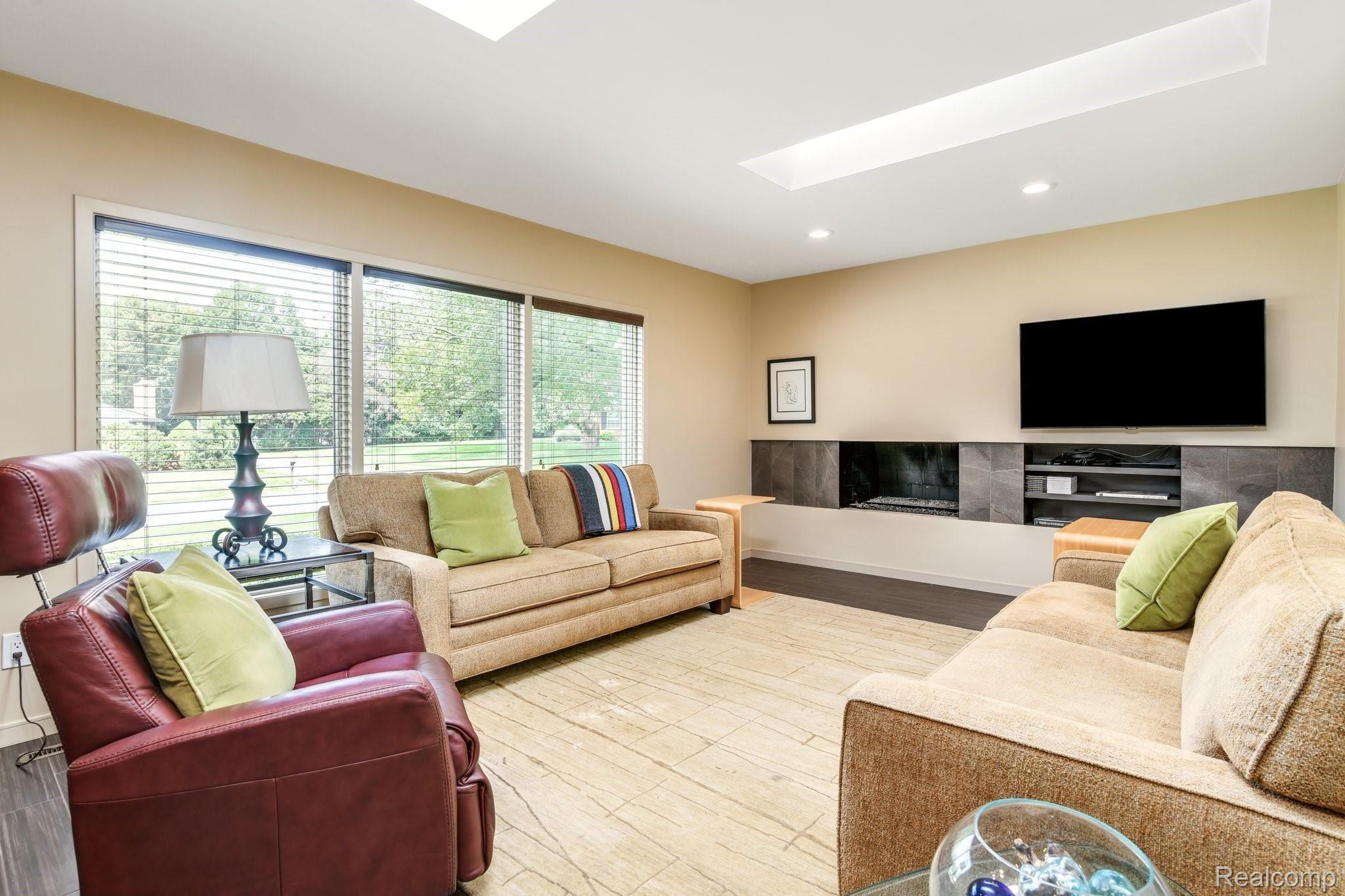 978 North Reading Road Bloomfield Hills, MI 48304 - Photo 6 of 41 23-web-or-mls-978 North Reading Road - Bloomfield Hills017.jpg