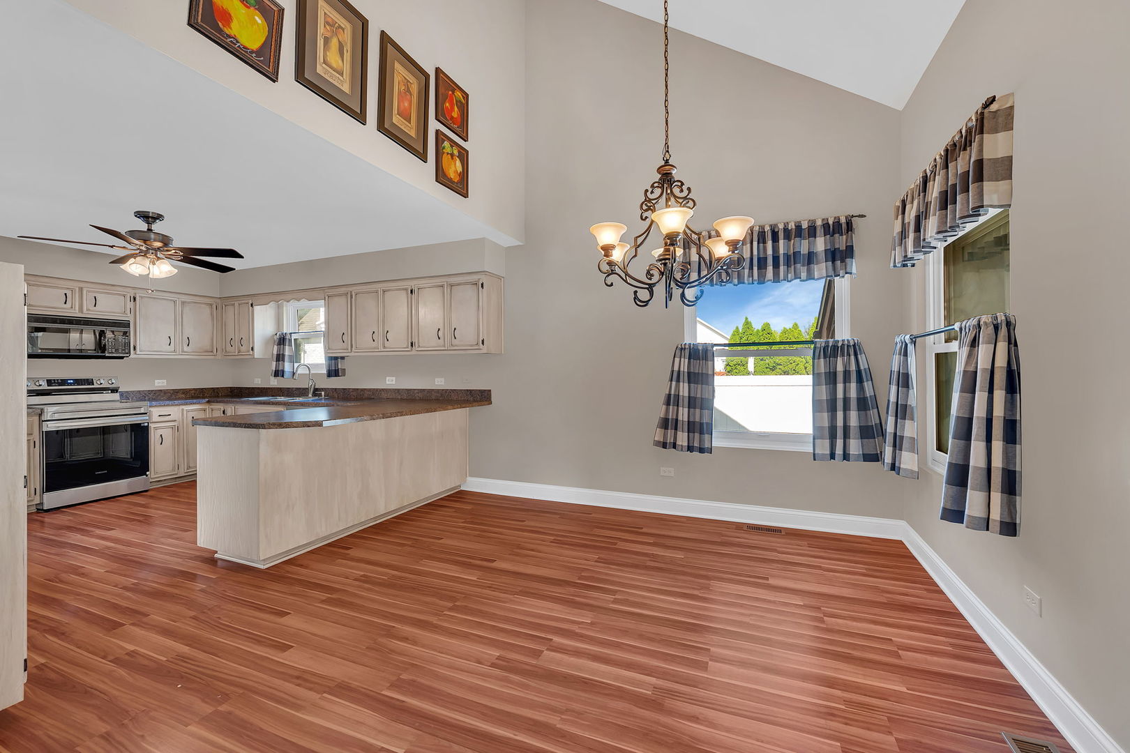 1206 Ryehill Drive Joliet, IL 60431 - Photo 12 of 34 Gallery Image 12