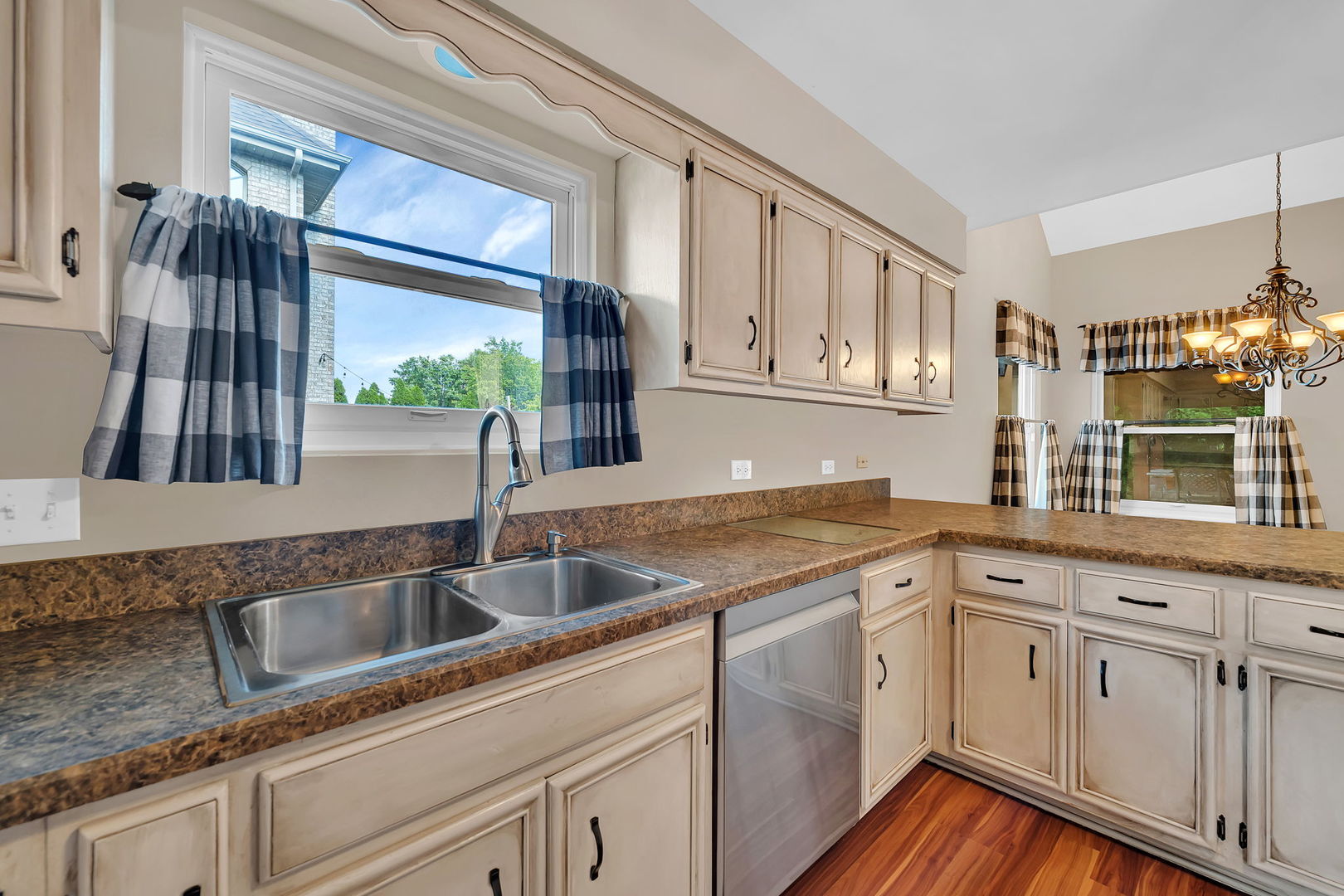 1206 Ryehill Drive Joliet, IL 60431 - Photo 7 of 34 Gallery Image 7