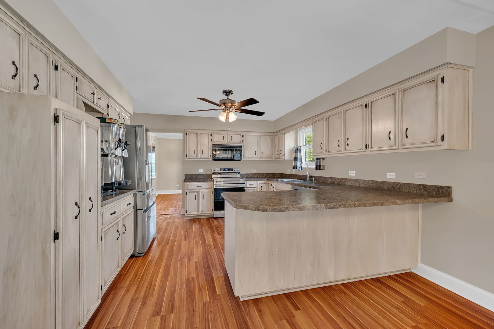 1206 Ryehill Drive Joliet, IL 60431 - Photo 10 of 34 Gallery Image 10
