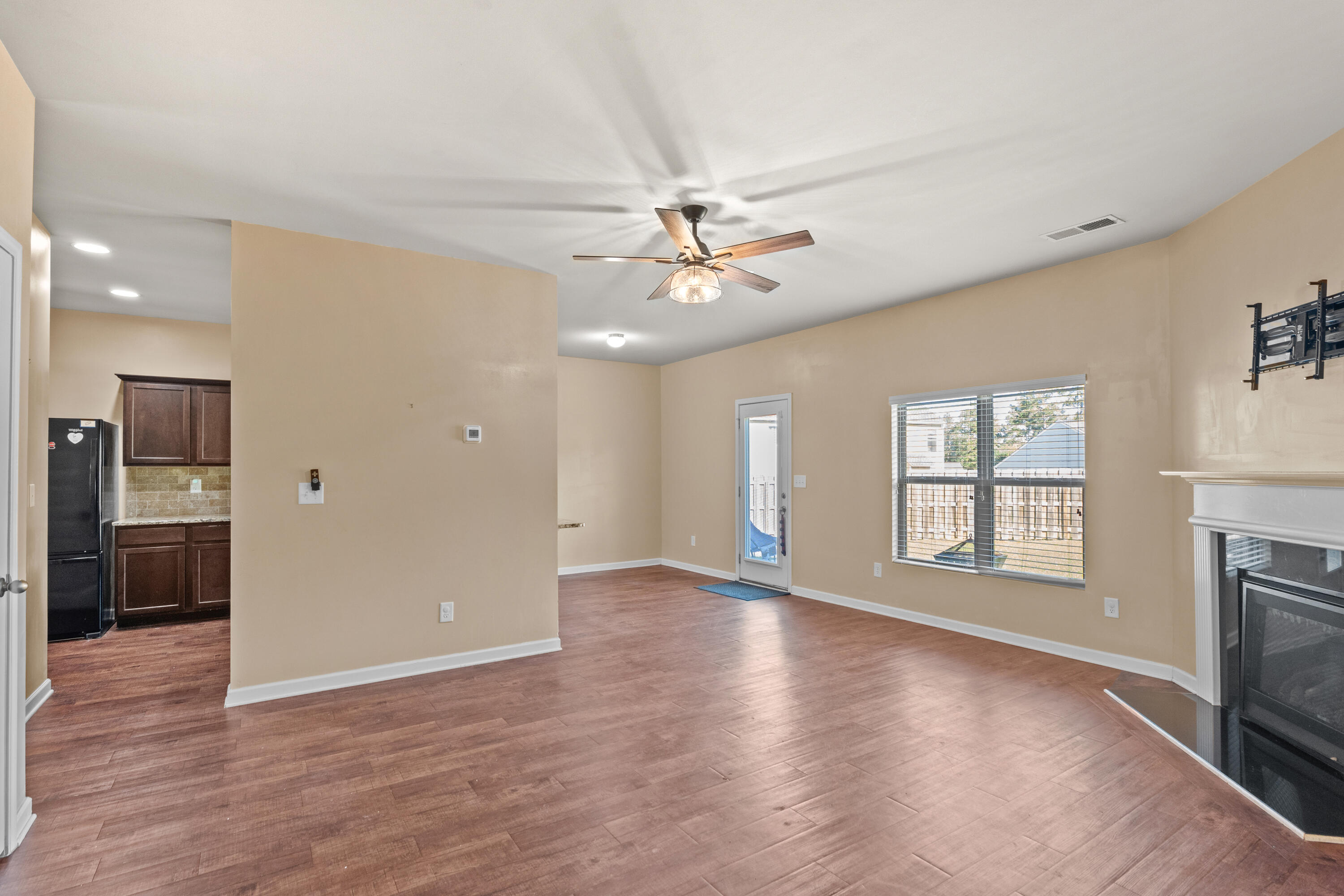 4704 Southwind Road Evans, GA 30809 - Photo 22 of 44 Living into Breakfast Area