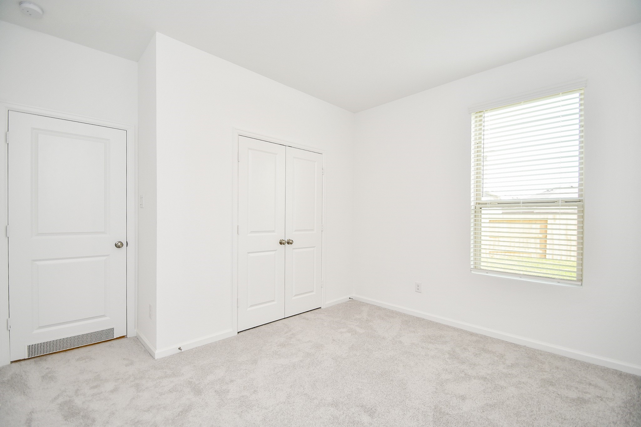 5624 Frst Cv Drive Rosenberg, TX 77469 - Photo 34 of 38 an empty room with windows