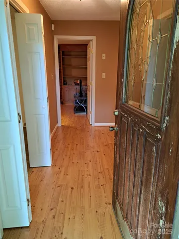 a view of utility room