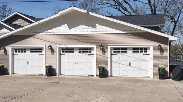 $1,475,000 | 851 Roselle Street, Jackson, MI 49201
