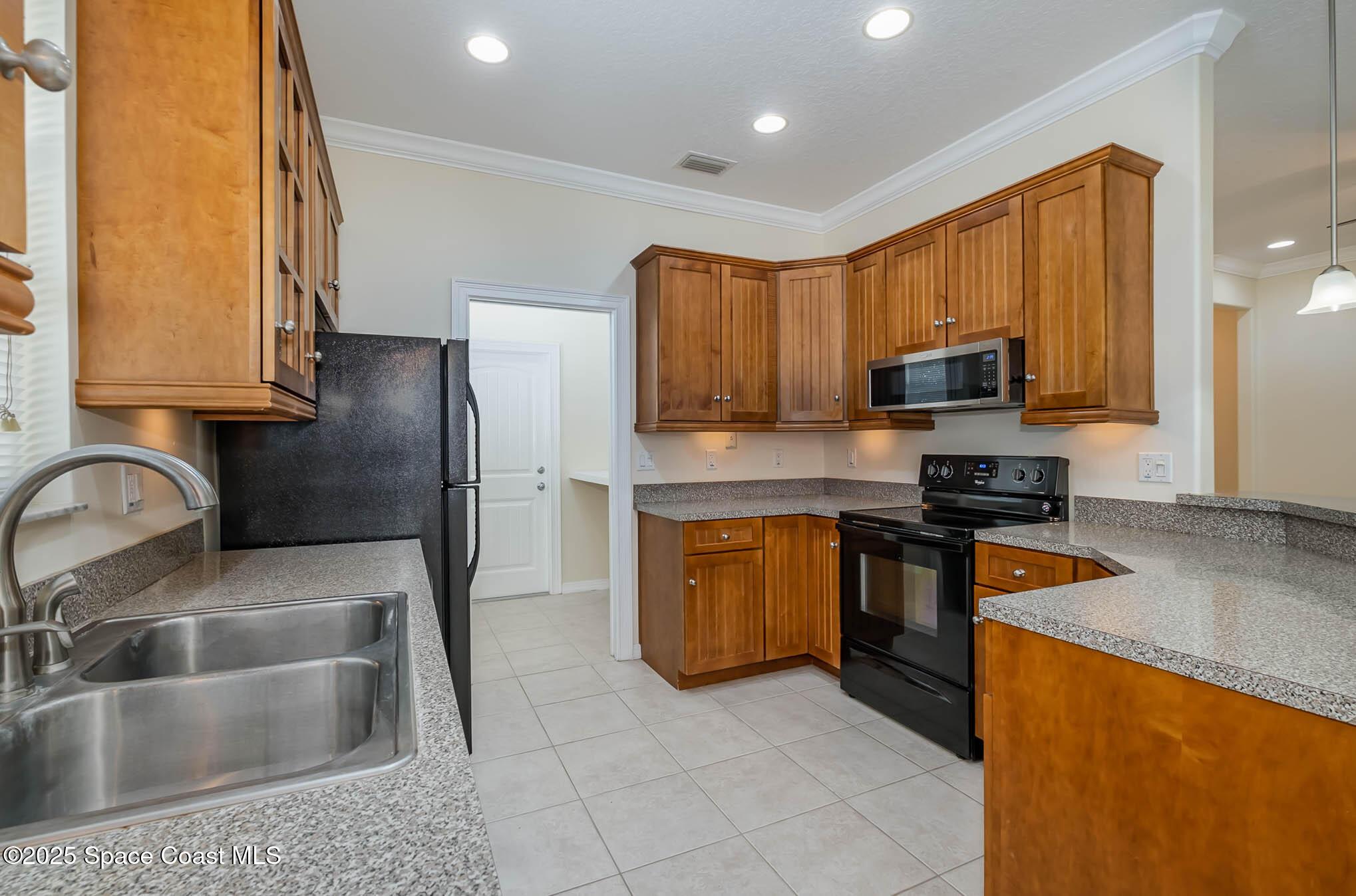 1233 Seeley Circle Northwest Palm Bay, FL 32907 - Photo 4 of 22 Kitchen