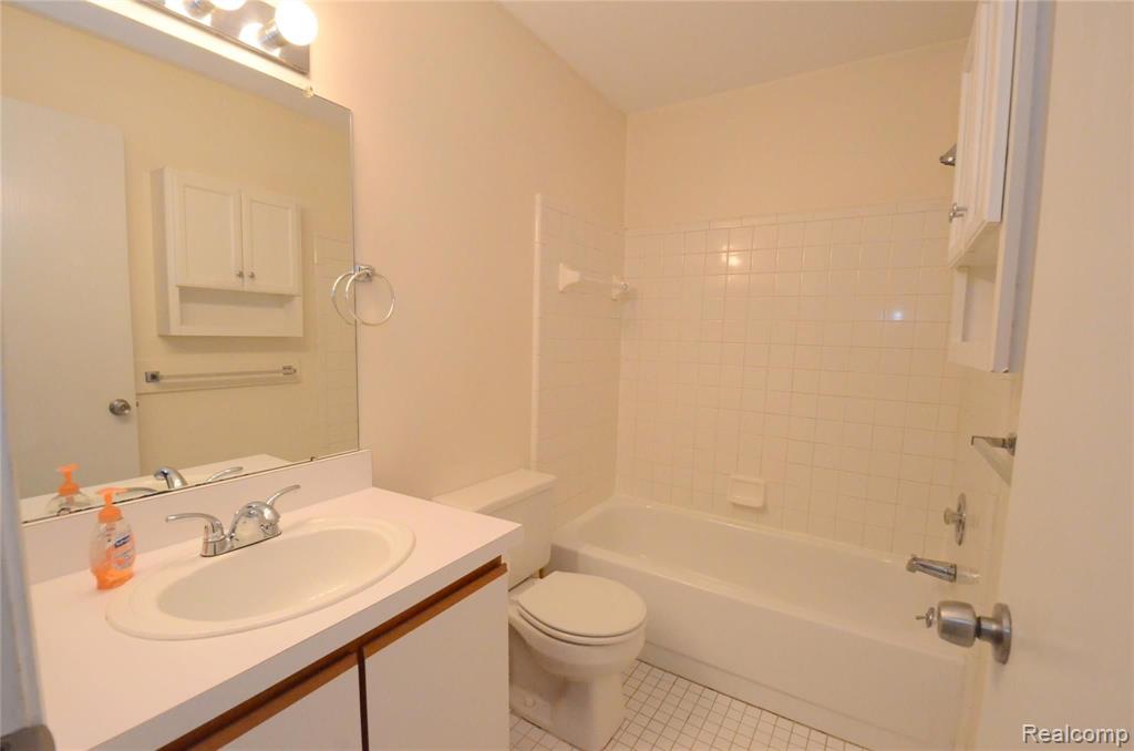 42481 Lilley Point Canton, MI 48187 - Photo 19 of 20