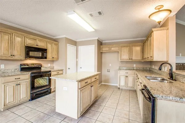 $2,600 | 14 Enchanted Court, Mansfield, TX 76063