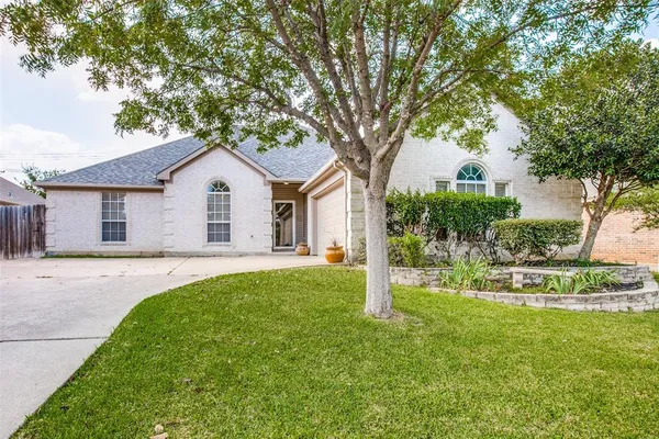 $2,600 | 14 Enchanted Court, Mansfield, TX 76063