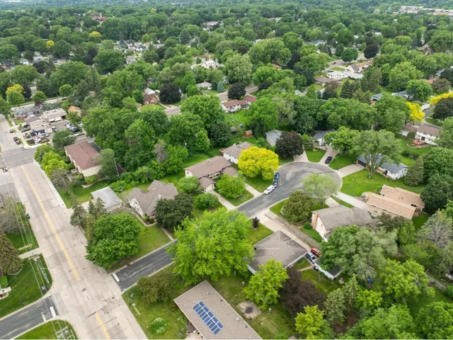 $2,995 | 3308 Roosevelt Court Northeast, Unit 3310, St. Anthony, MN 55418