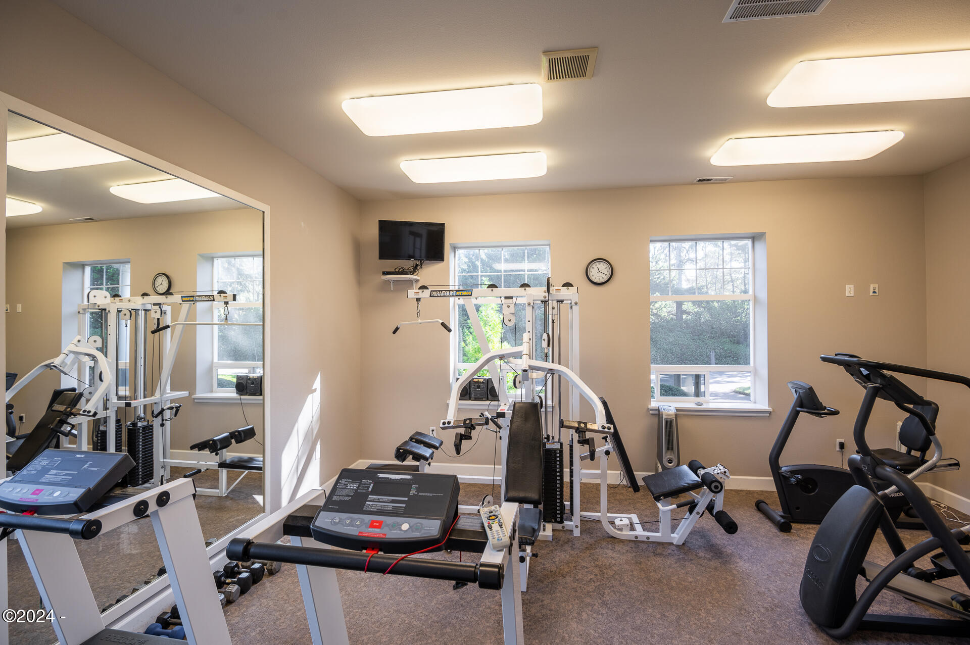 160 Southwest 61 Street Newport, OR 97366 - Photo 46 of 52 Workout room