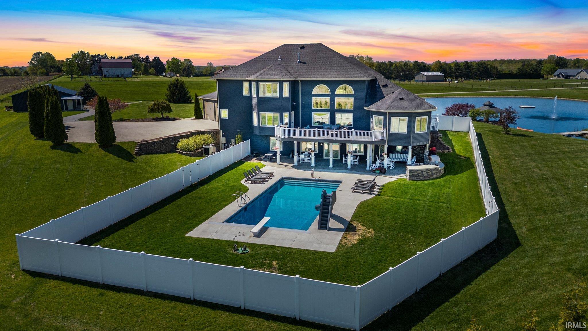 4805 Woods Road Fort Wayne, IN 46818 - Photo 3 of 36