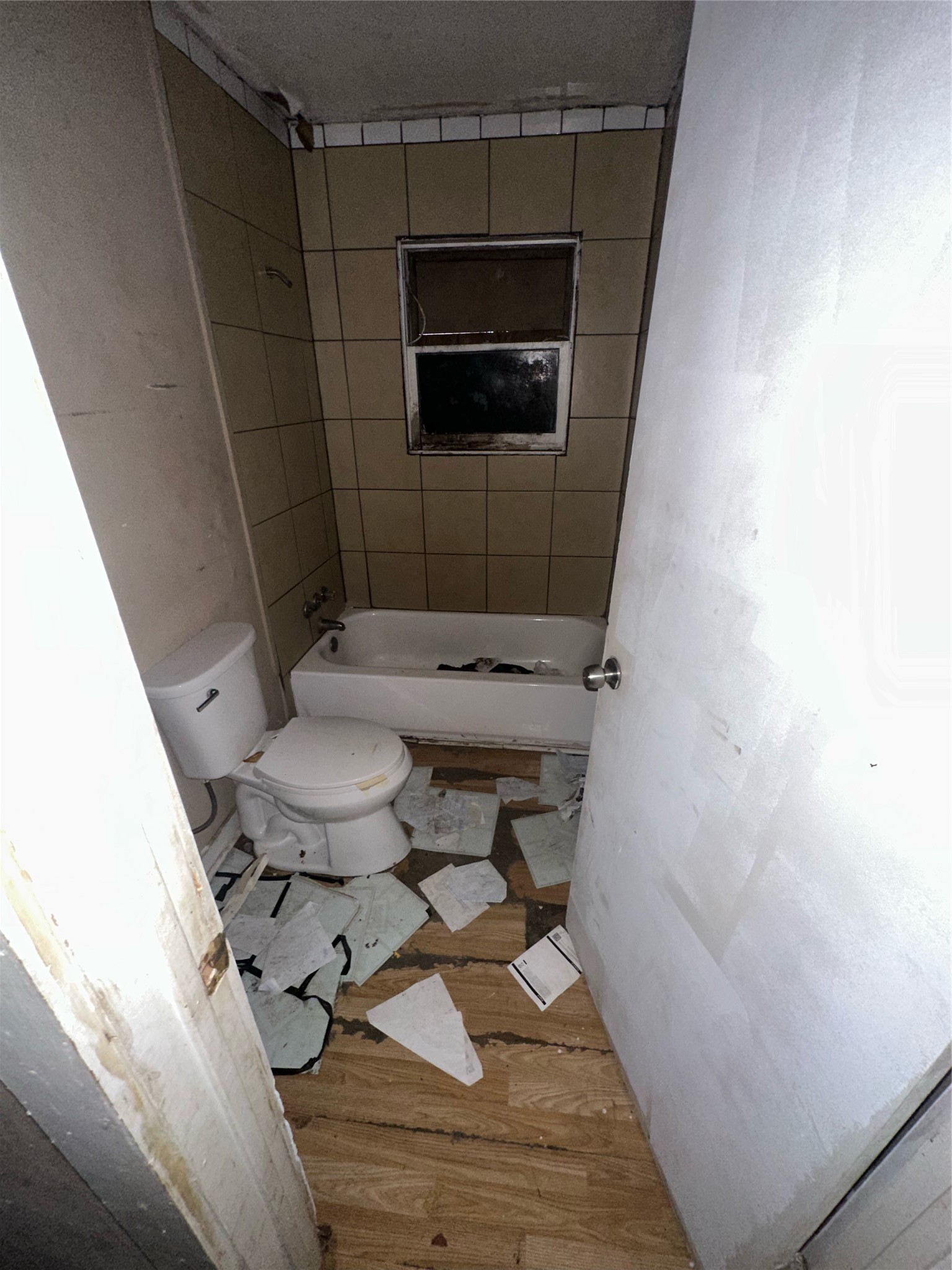 5020 Fitch Street Houston, TX 77016 - Photo 13 of 18 a bathroom with a sink and a toilet
