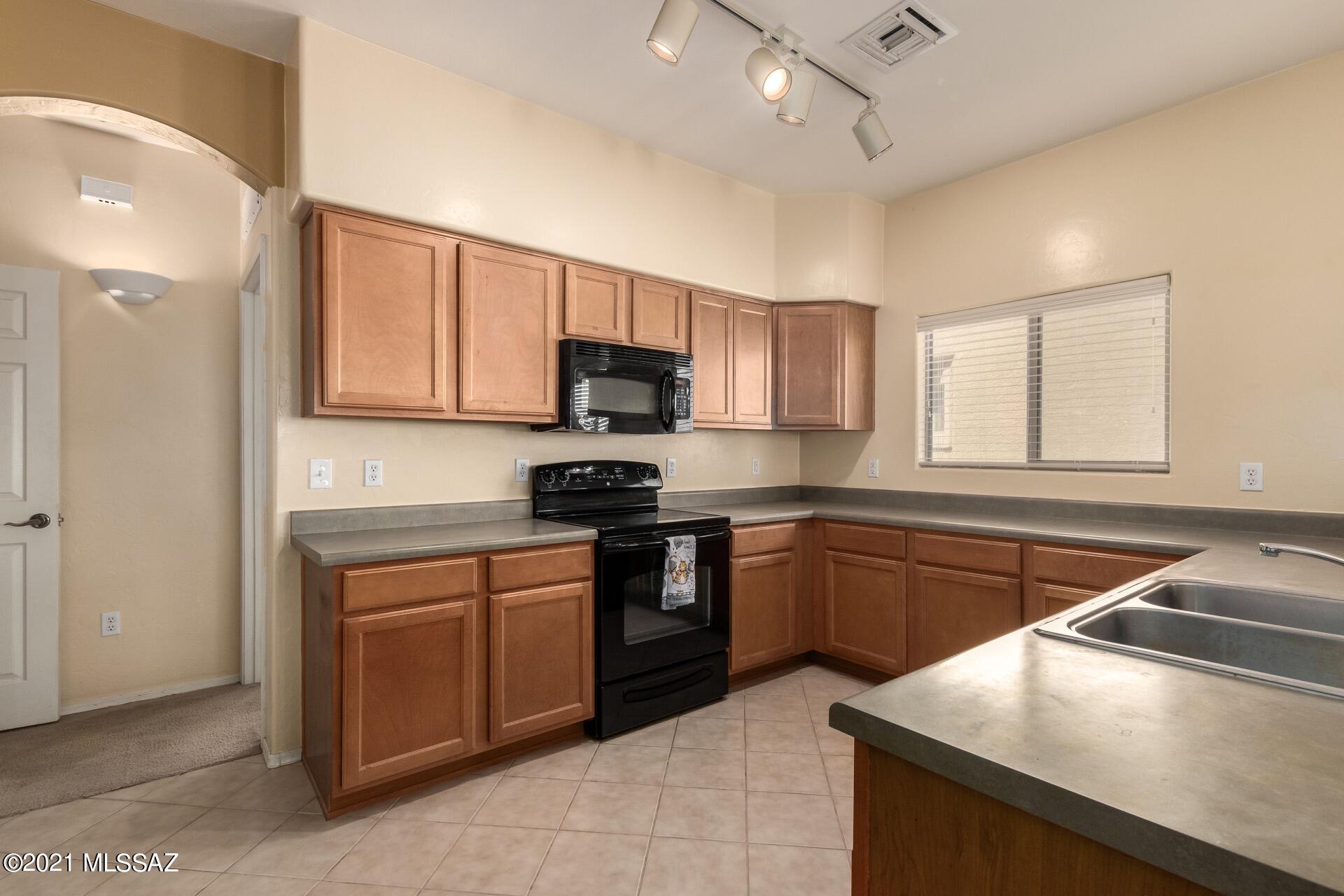 7623 East Fair Meadows Loop Tucson, AZ 85756 - Photo 8 of 40