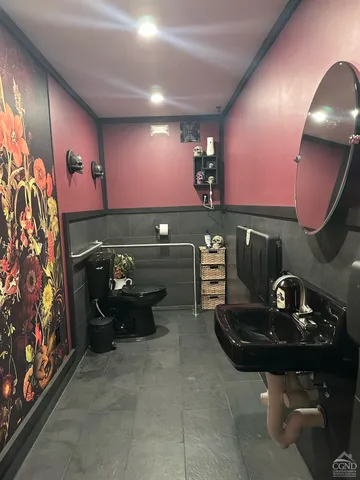 $1,850 | 160 Fairview Avenue, Hudson, NY 12534