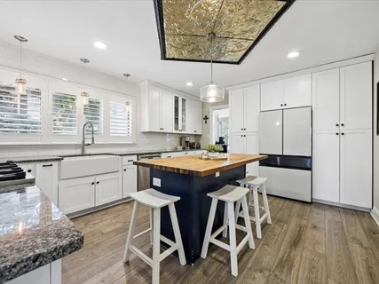 $1,350,000 | 201 West Union Avenue, Wheaton, IL 60187