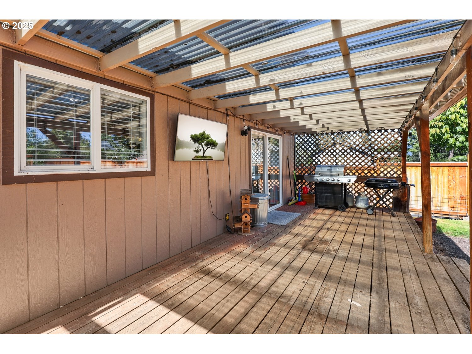 701 South 68th Place Springfield, OR 97478 - Photo 23 of 28 a view of outdoor space