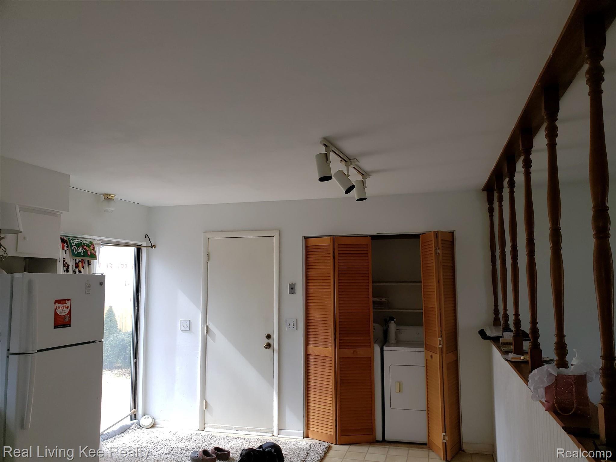 753 Heights Road Lake Orion, MI 48362 - Photo 3 of 13 89353881_190359532388819_4680050790994280448_n.jpg