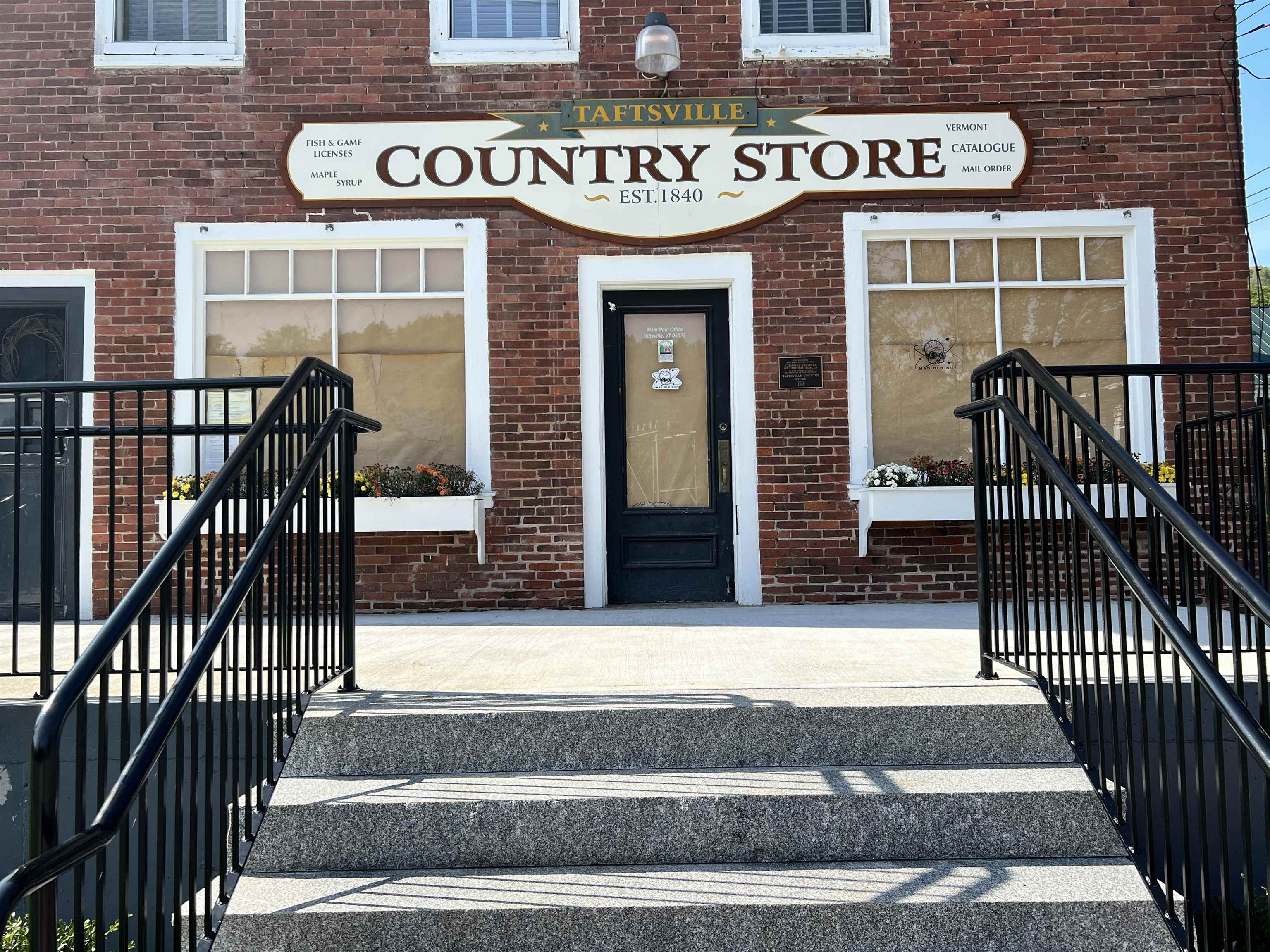 2706 East Woodstock Road Woodstock, VT 05073 - Photo 2 of 60