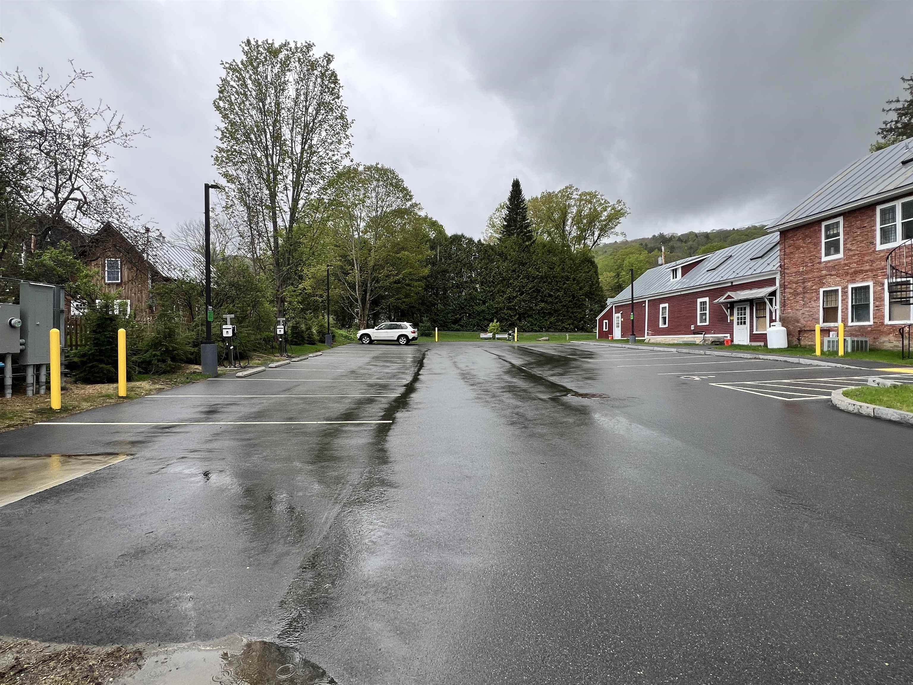 2706 East Woodstock Road Woodstock, VT 05073 - Photo 7 of 60