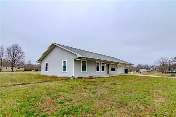 $264,900 | 604 Vogt Street, Urich, MO 64788