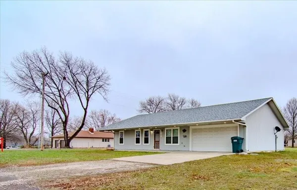 $264,900 | 604 Vogt Street, Urich, MO 64788
