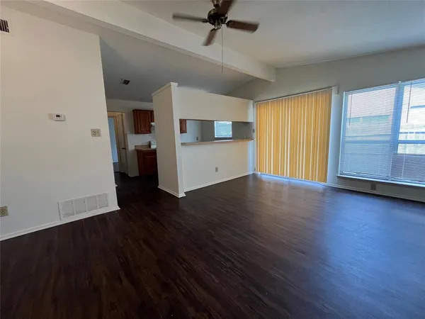 $1,650 | 1435 Brook Meadow Circle, Lancaster, TX 75134