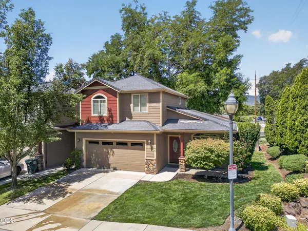 $319,900 | 198 Rivers Edge Drive, Gold Hill, OR 97525