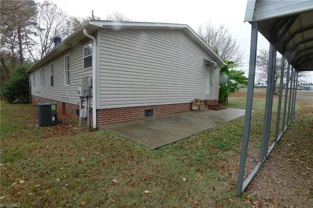 $250,000 | 4338 Us Highway, Advance, NC 27006