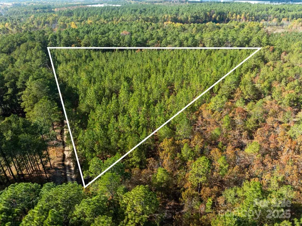 a view of a tennis court