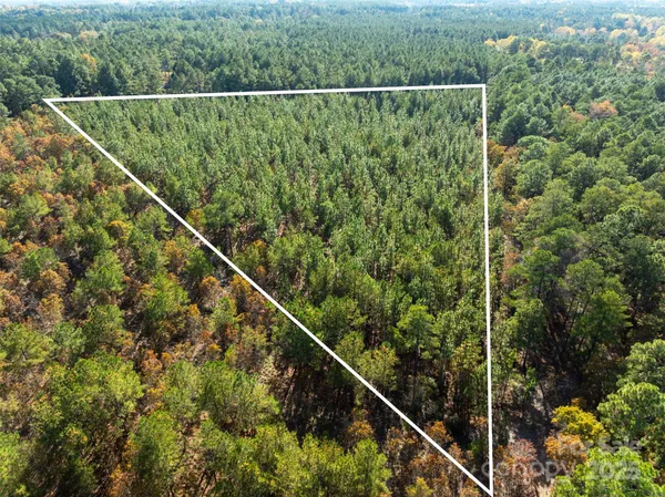 a view of a tennis court