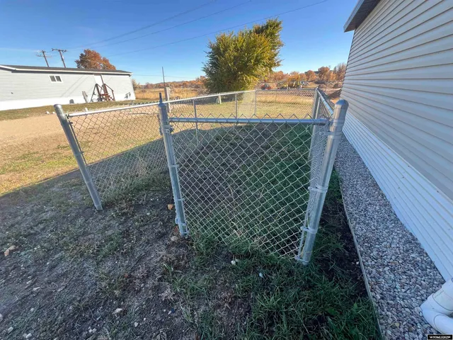 $76,000 | 139 Northside Drive, Lander, WY 82520