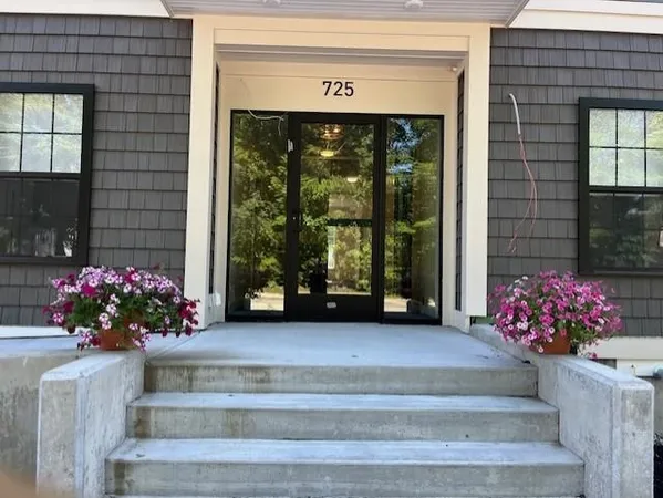 $419,900 | 725-727 Central Avenue, Unit 301, Dover, NH 03820