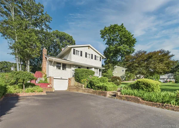 $749,000 | 5 Gristmill Drive, Kings Park, NY 11754