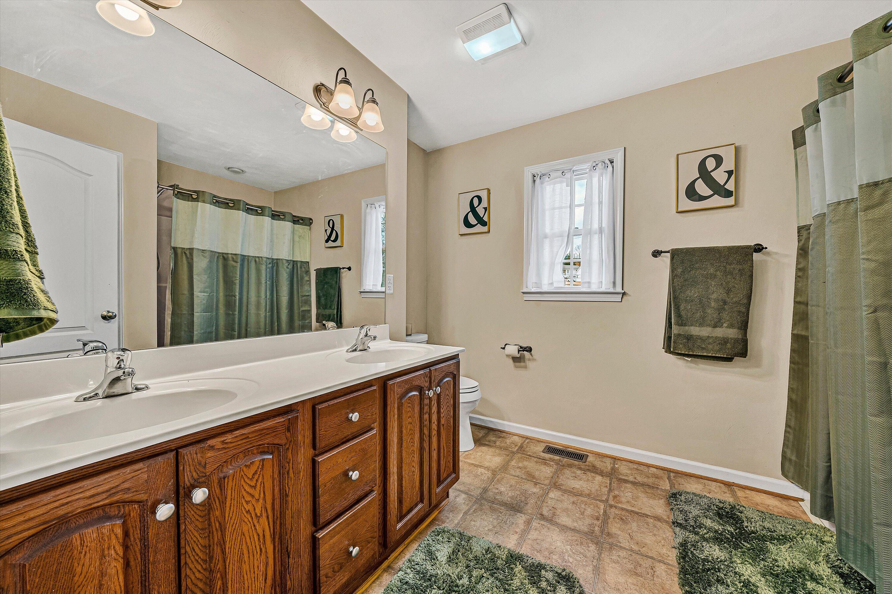 3771 Read Mountain Road Cloverdale, VA 24077 - Photo 16 of 36 16-VM-07555