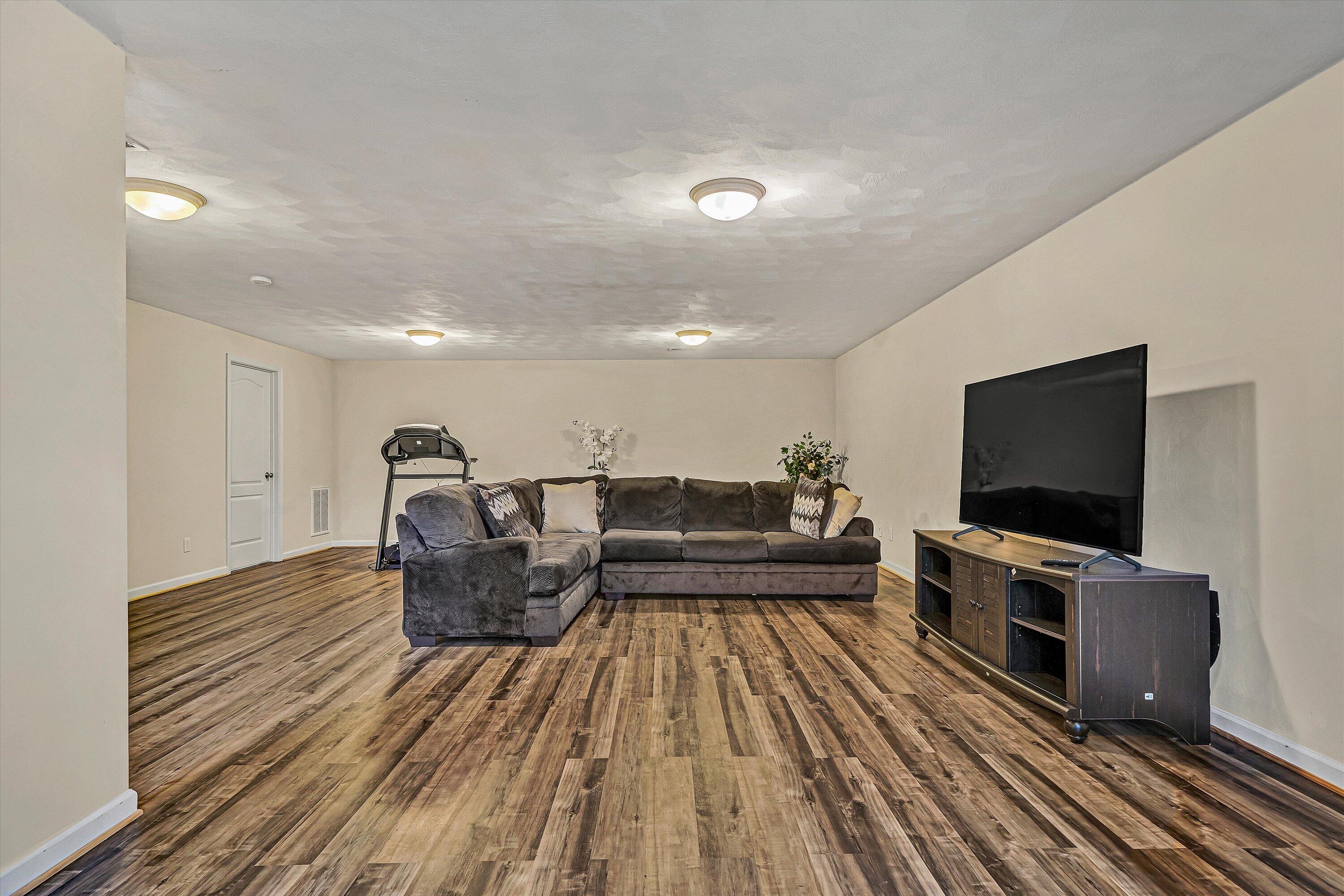 3771 Read Mountain Road Cloverdale, VA 24077 - Photo 25 of 36 25-VM-07582
