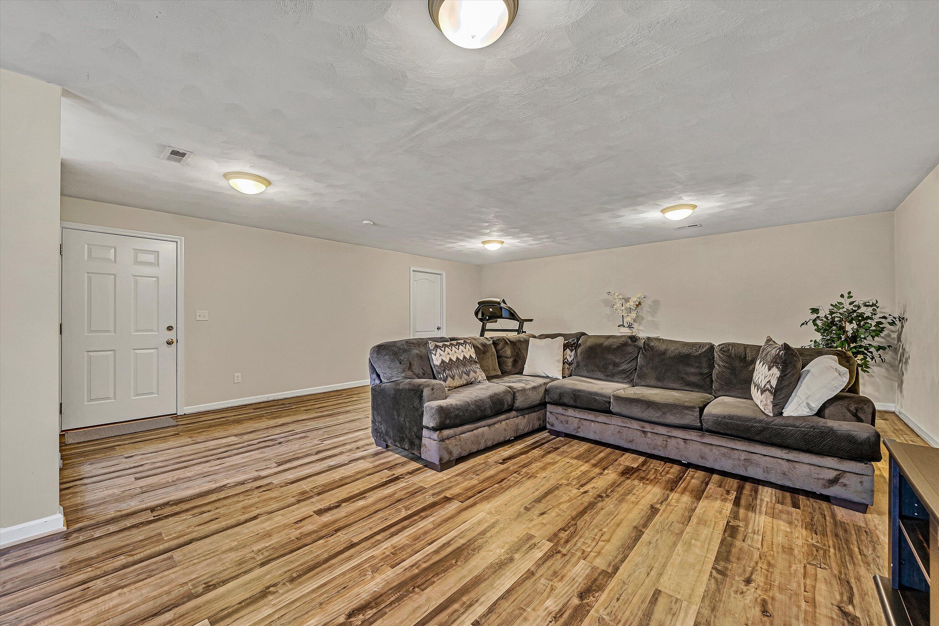 3771 Read Mountain Road Cloverdale, VA 24077 - Photo 26 of 36 26-VM-07585