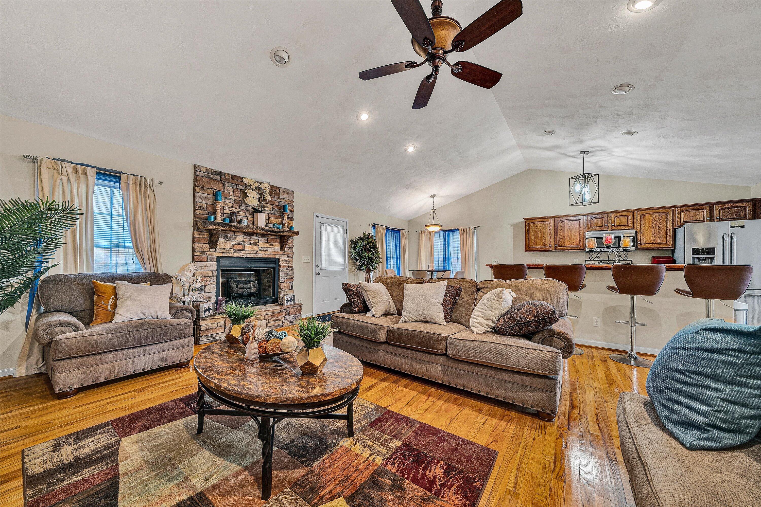 3771 Read Mountain Road Cloverdale, VA 24077 - Photo 6 of 36 06-VM-07534