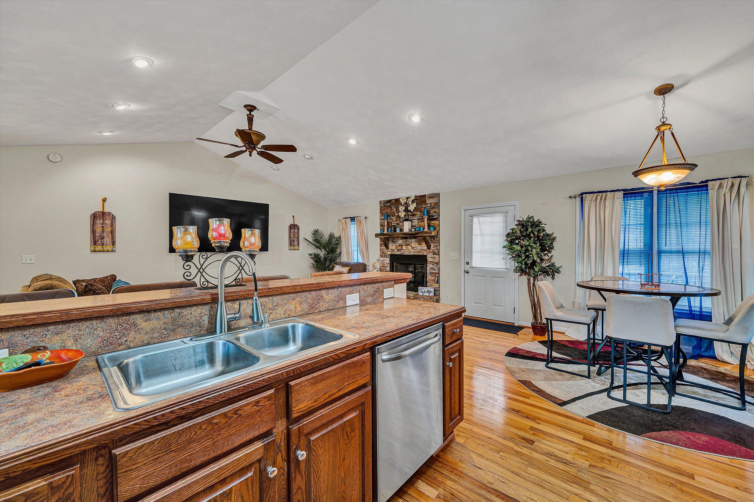 3771 Read Mountain Road Cloverdale, VA 24077 - Photo 10 of 36 10-VM-07528