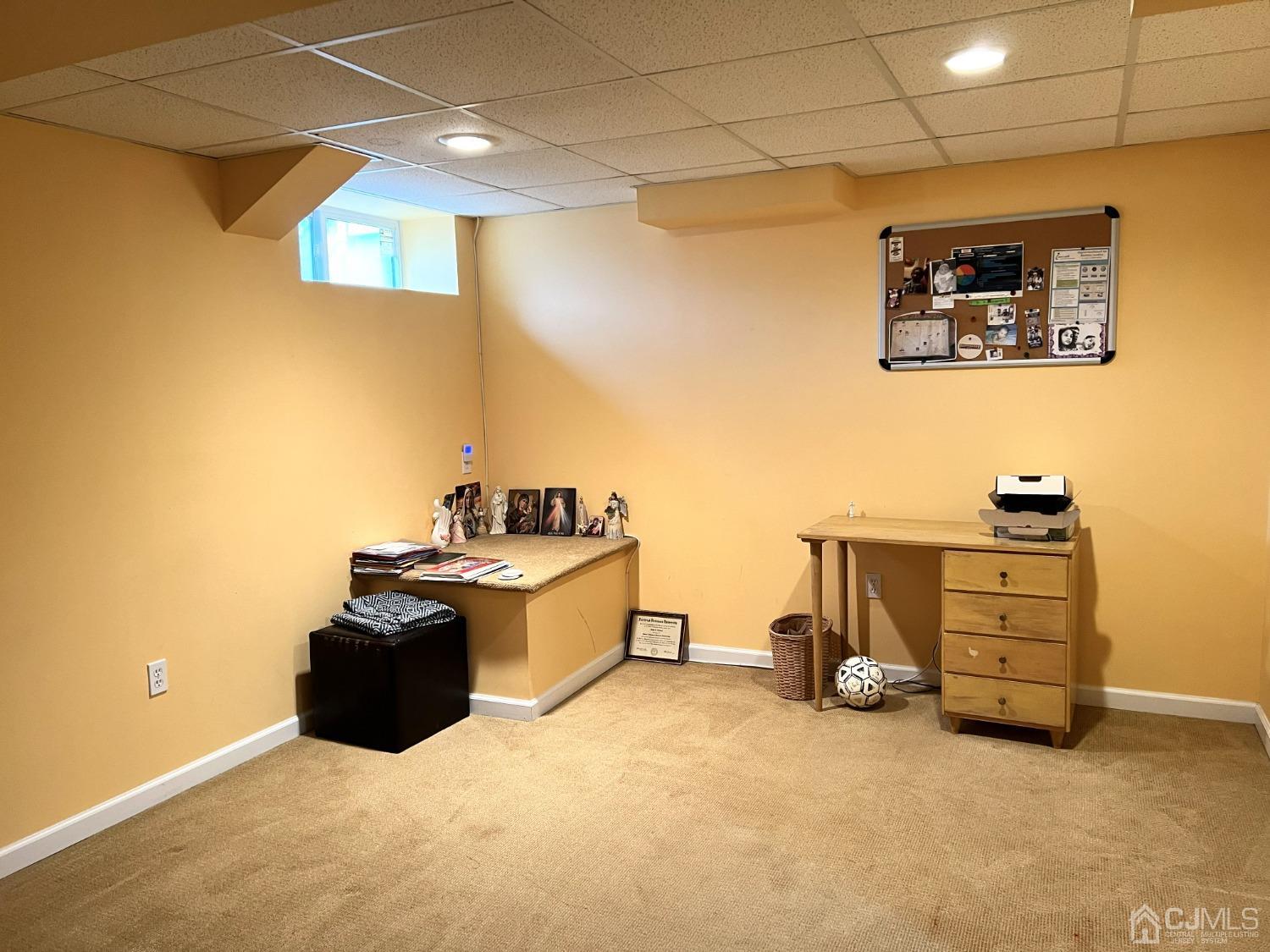 310 Hawthorne Road North Brunswick, NJ 08902 - Photo 7 of 25 a room with furniture