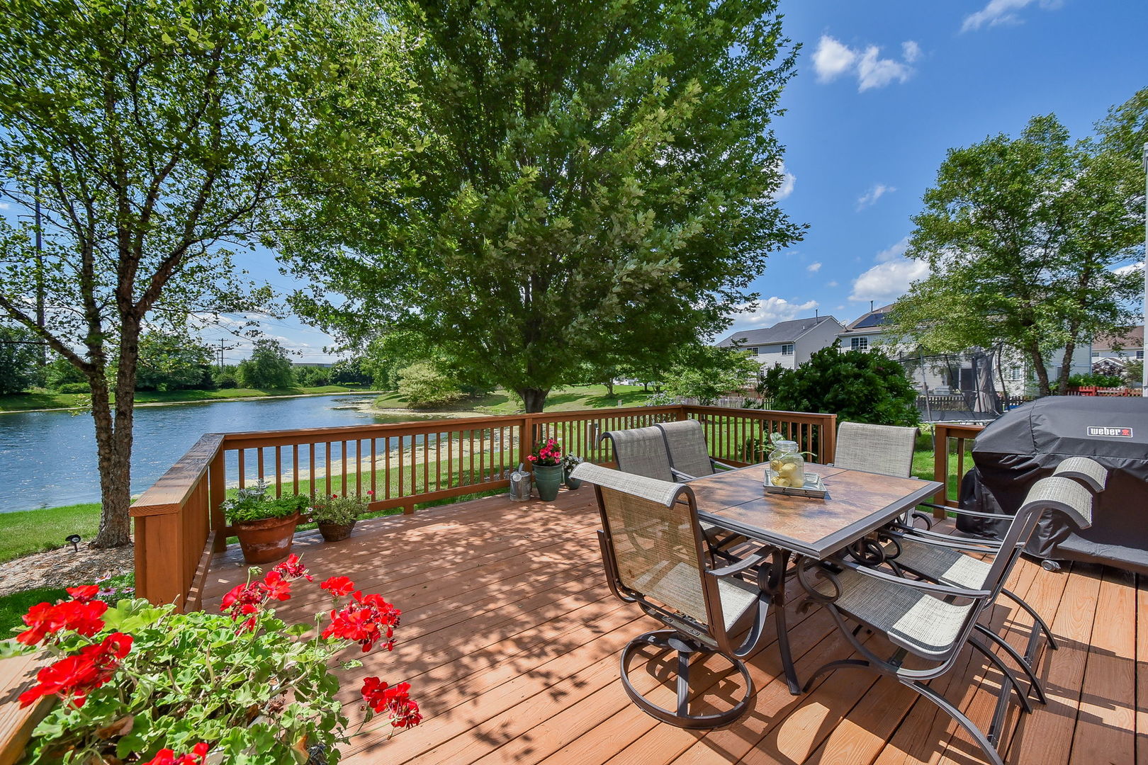 1699 Montclair Drive Elgin, IL 60123 - Photo 2 of 30 a view of a chairs and table in the patio